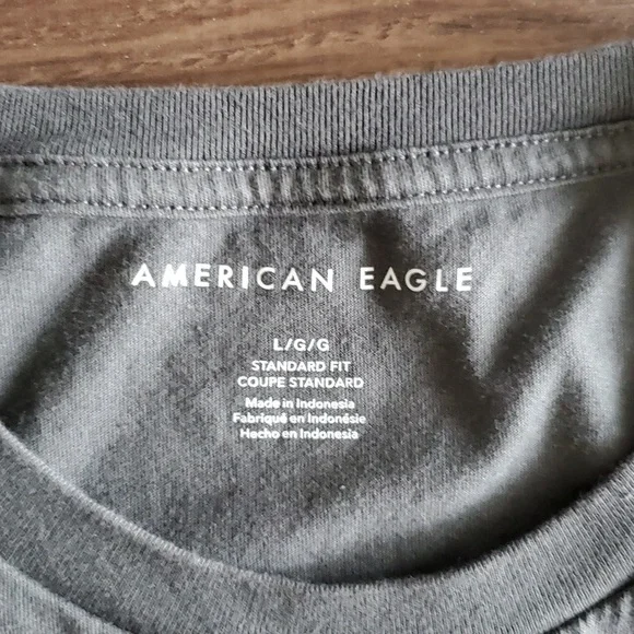 American Eagle T-Shirt - Picture 4 of 5